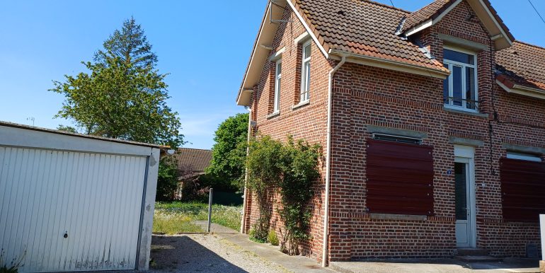 20250430_143105 FACADE